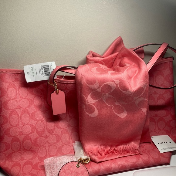 NWT COACH bundle: SIGNA CITY TOTE, WRAP & mirror/keyring PINK LEMONADE -spring! - Picture 3 of 16